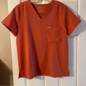 Figs Women's Teracotta Scrub Top EUC Large